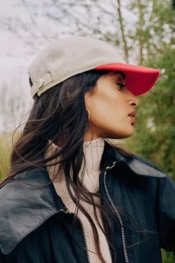 Adjustable Two-Tone Cashmere Baseball Cap -Chic Hats Shop ADJUSTABLE TWO TONE CASHMERE BASEBALL CAP LIFESTYLE SHOT 2